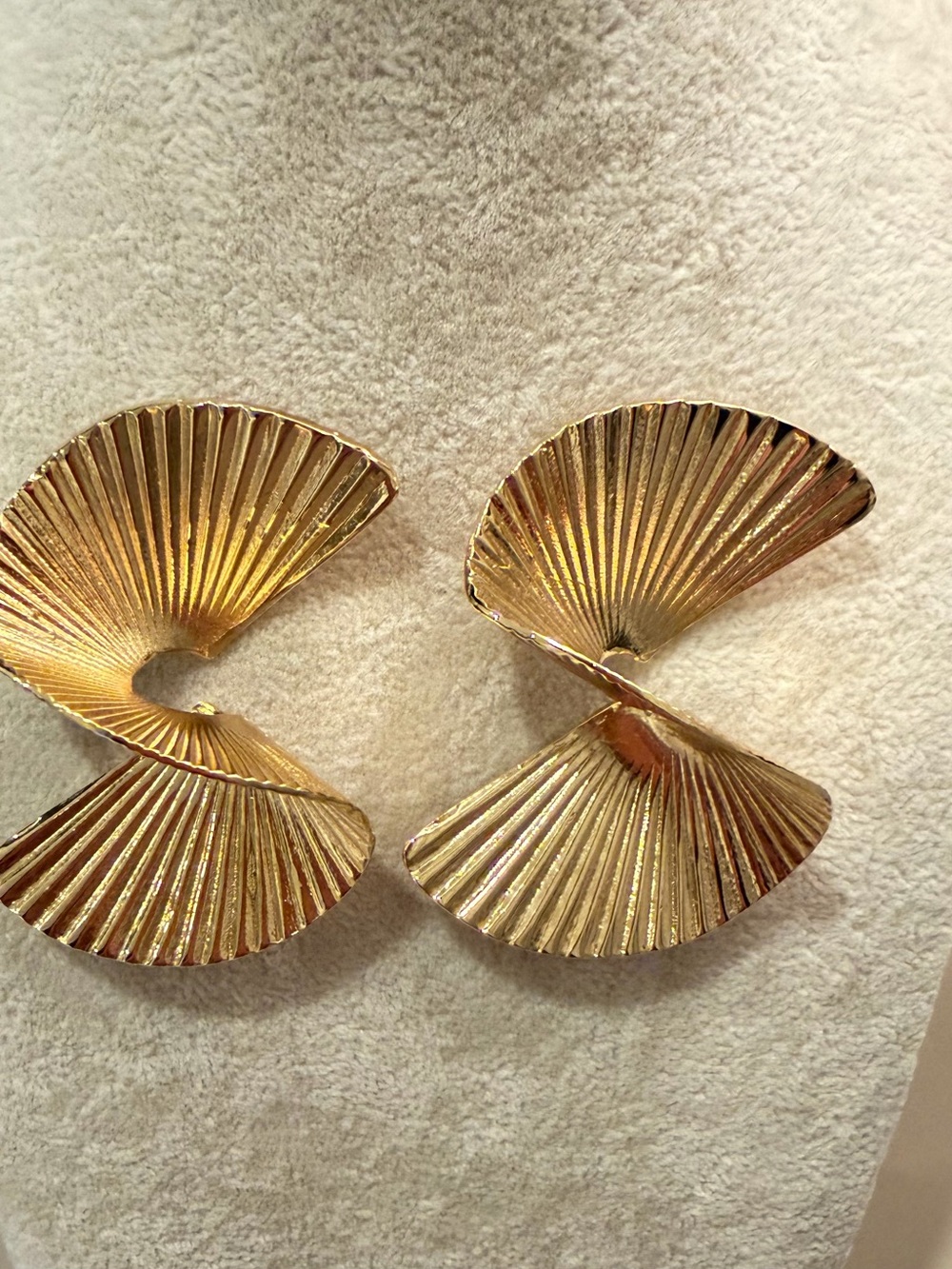 Gold Fan-Shaped Statement Earrings - Elegant Women Jewelry